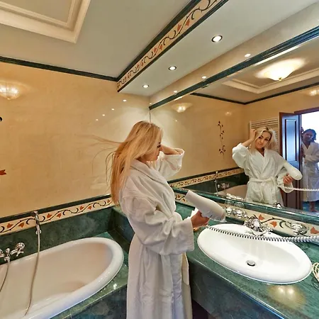 Stefanik מלון מיאבה